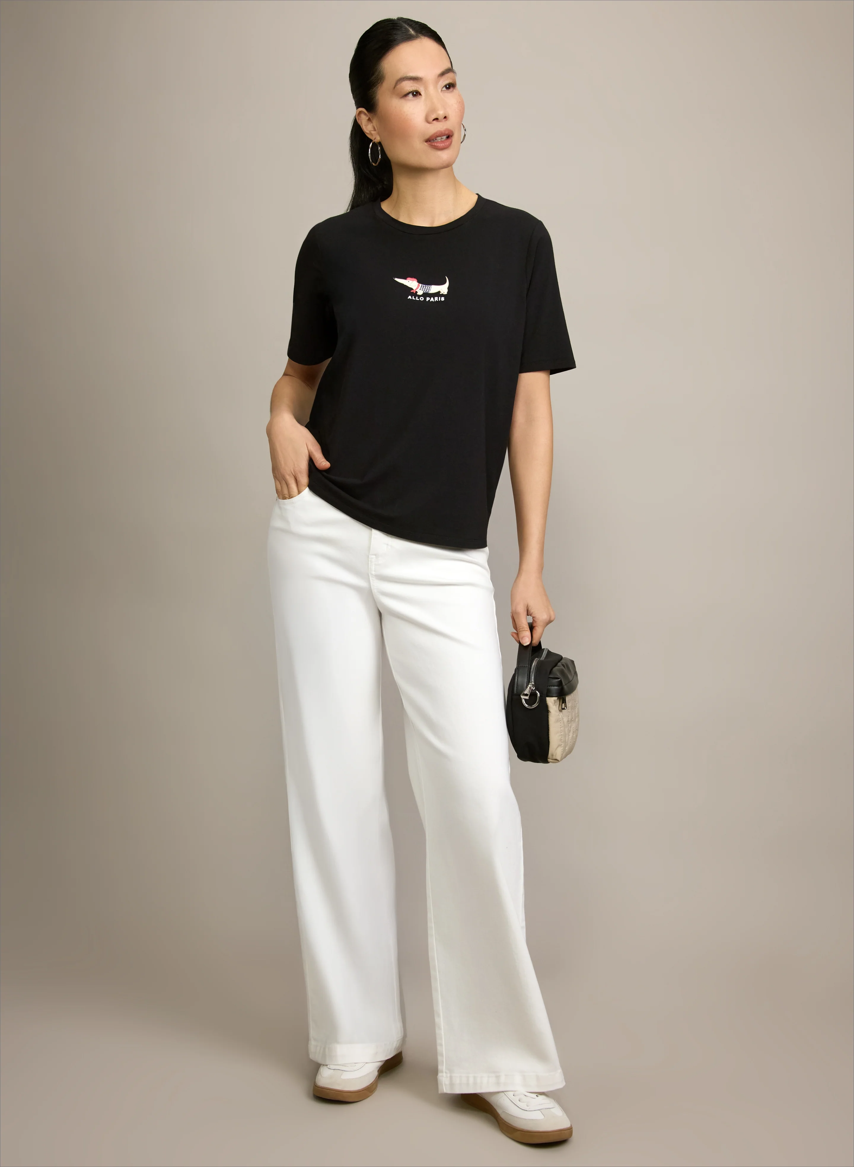 'Allo Paris' T-Shirt & Braided Waist Trim Wide-Leg Jeans