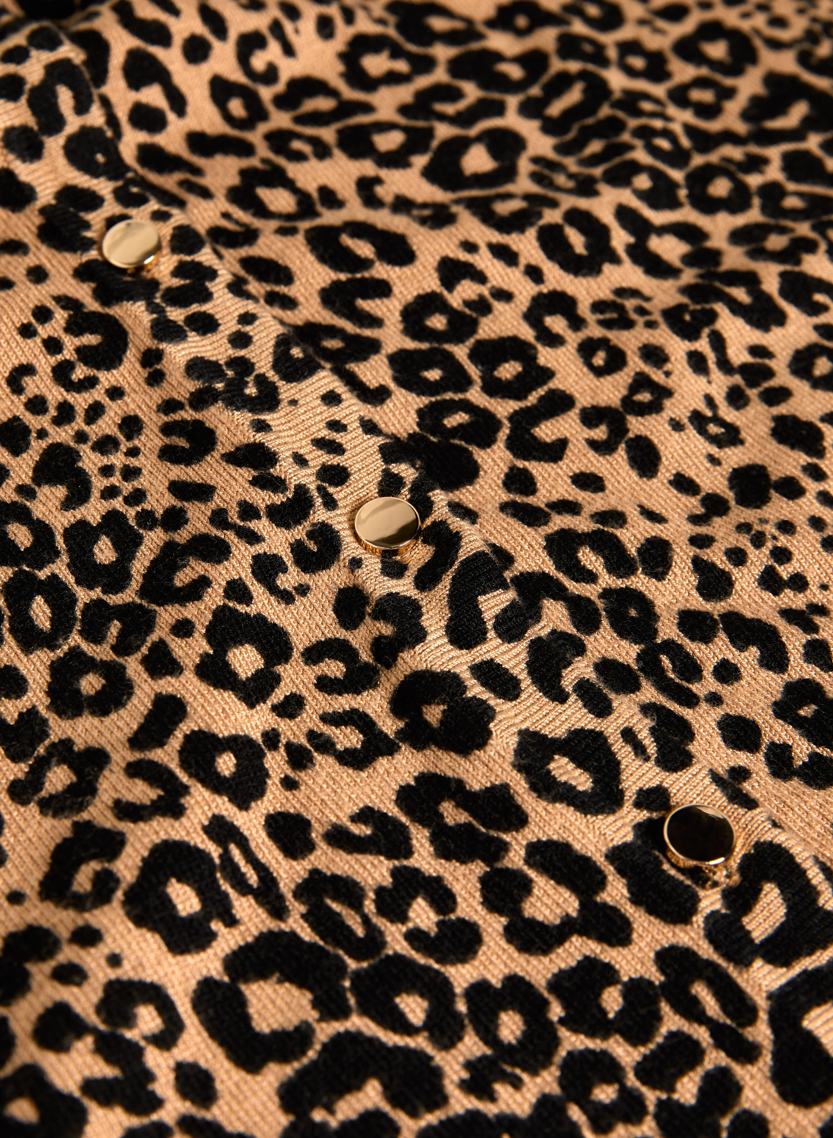 Buttoned Leopard Print Cardigan - Image 7