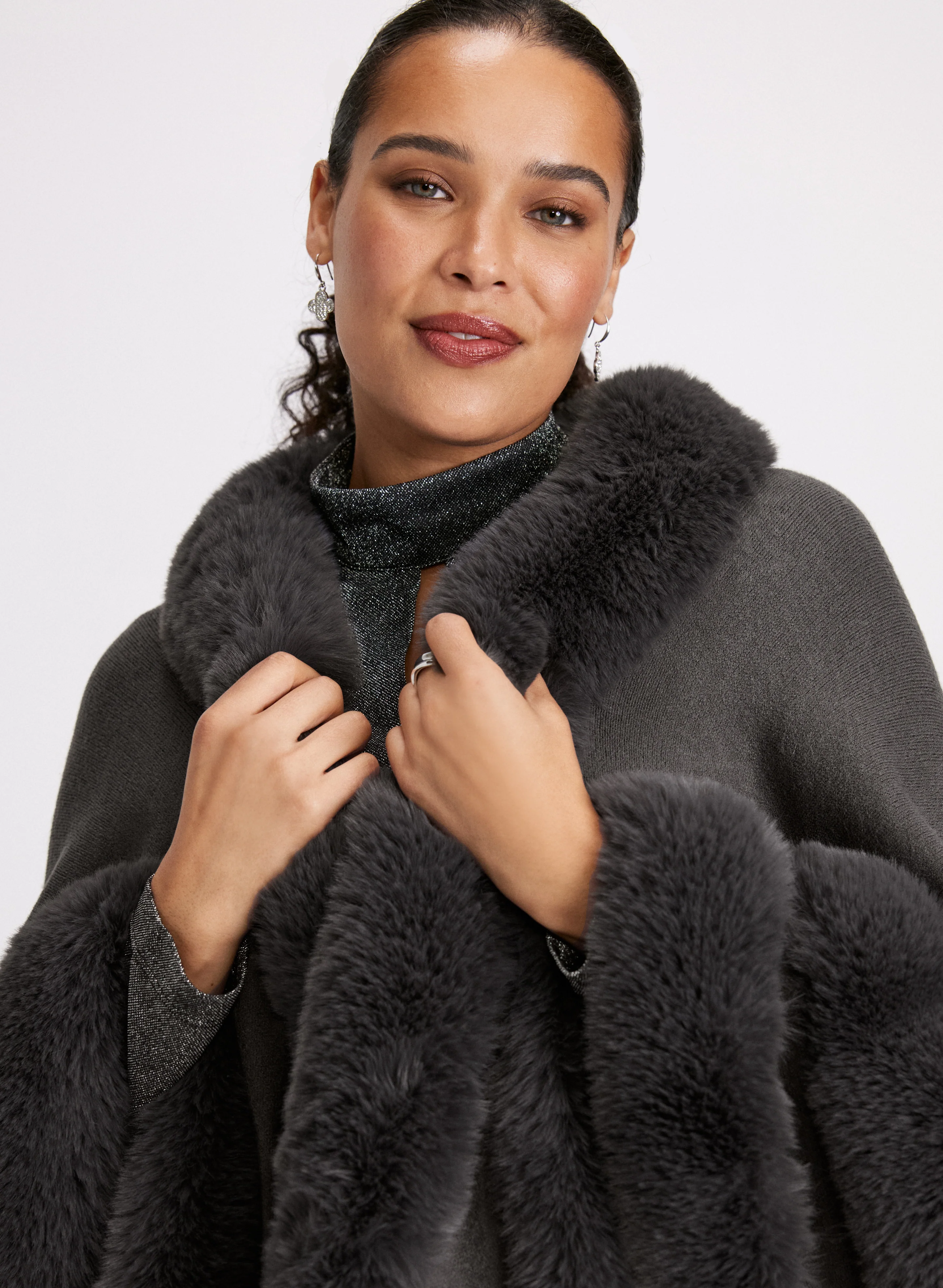 Faux Fur Double Border Poncho - Image 4