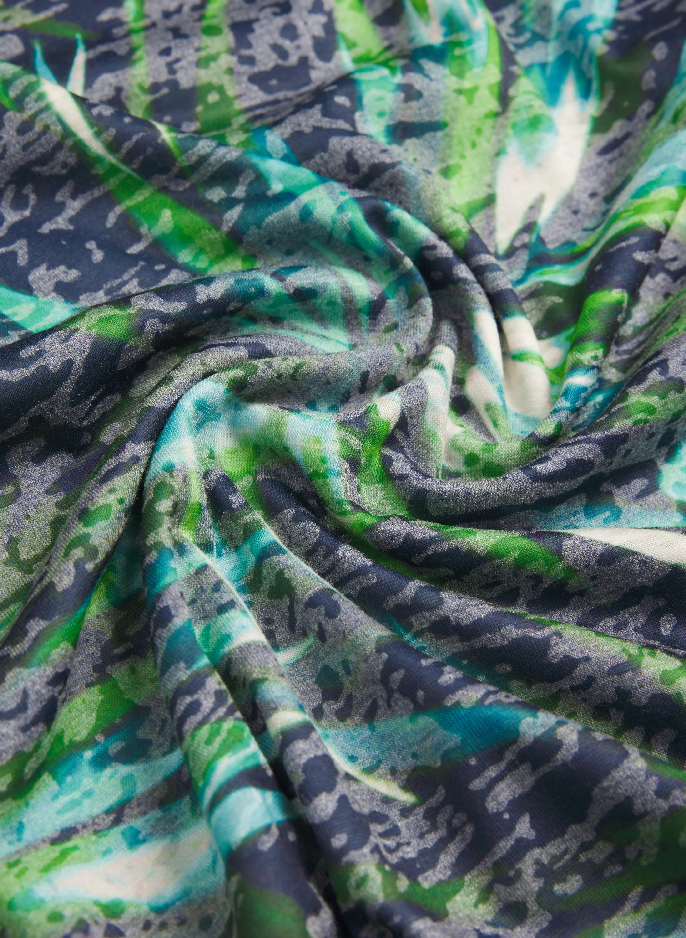 Leaf Print T-Shirt - Image 7
