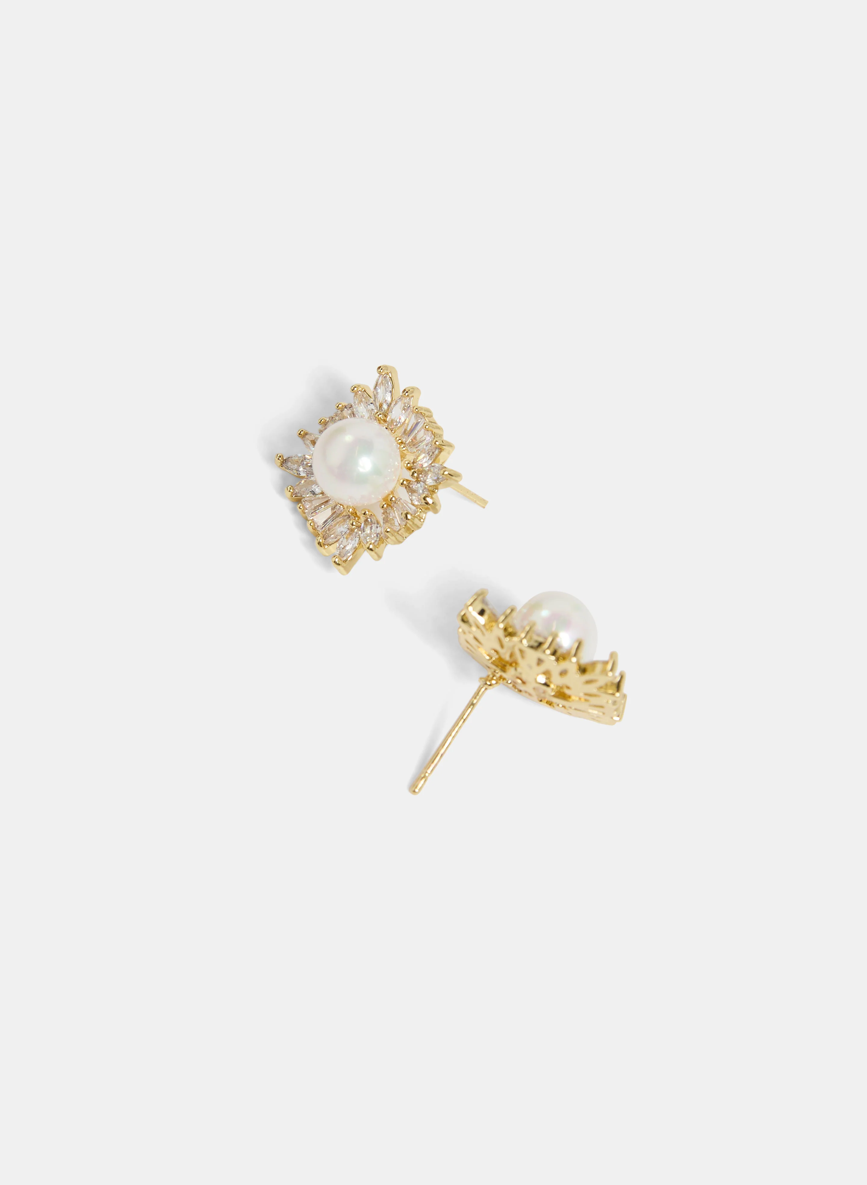 Pearl Centre Argyle Stud Earrings - Image 2