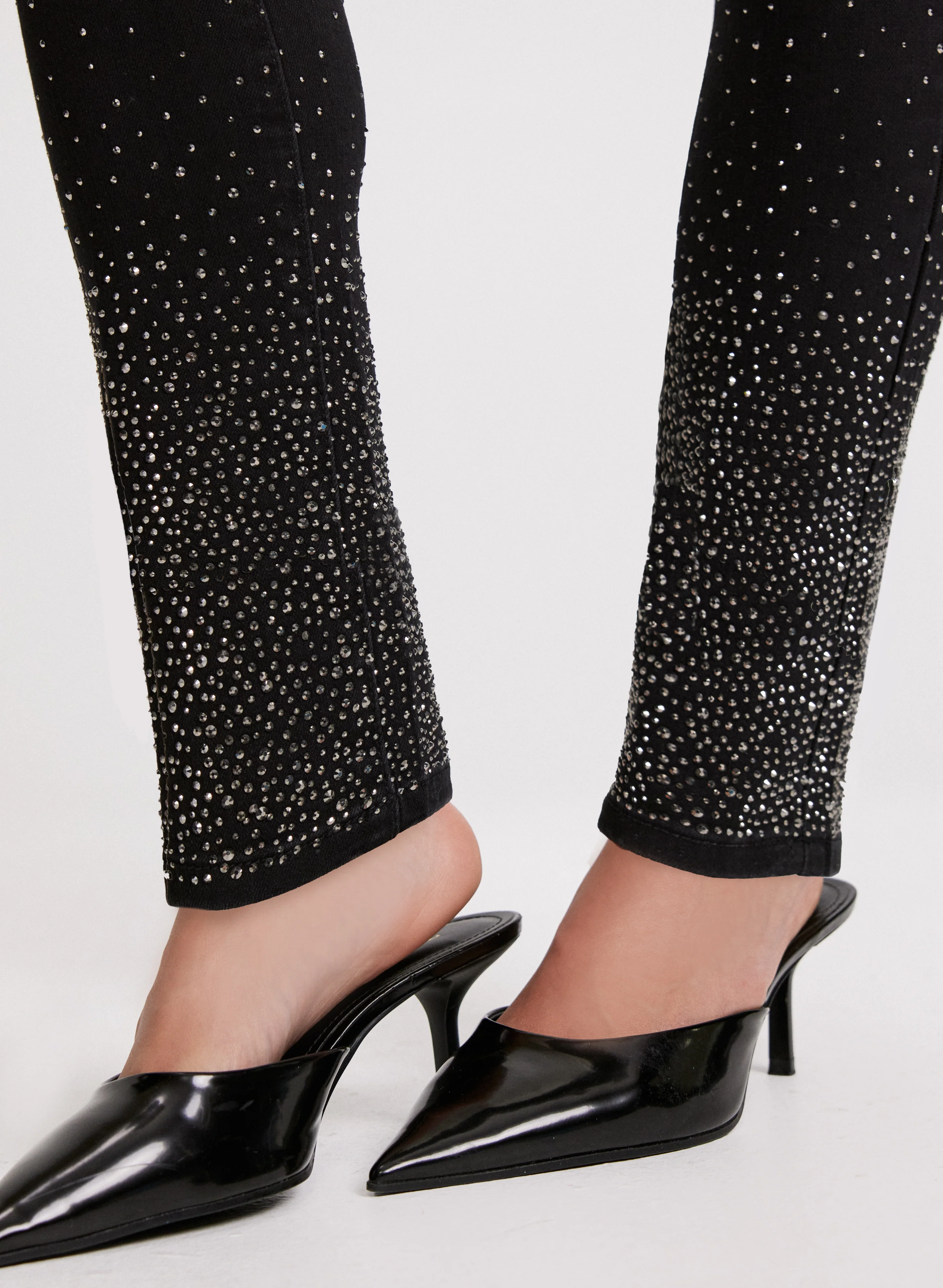 Rhinestone Detail Slim Leg Jeans - Image 5