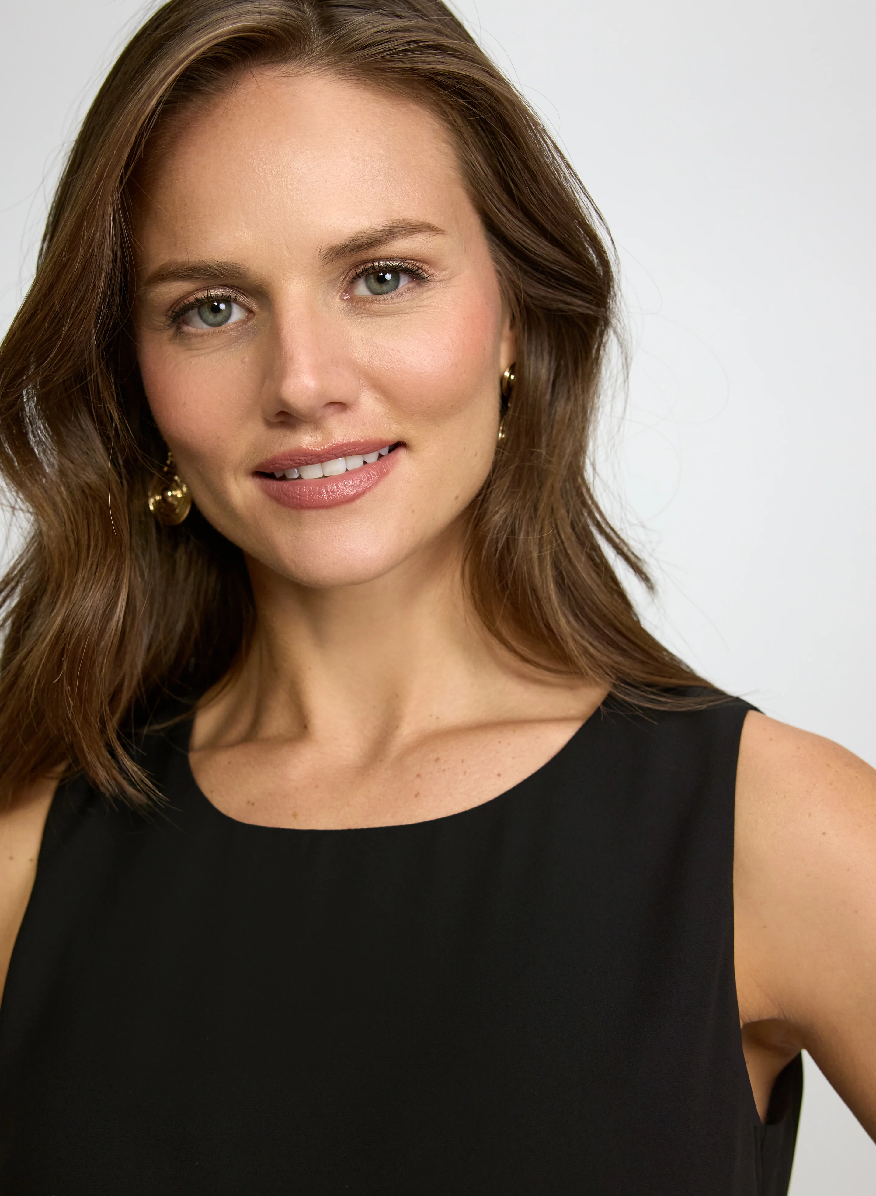 Sleeveless Crepe Blouse - Image 5