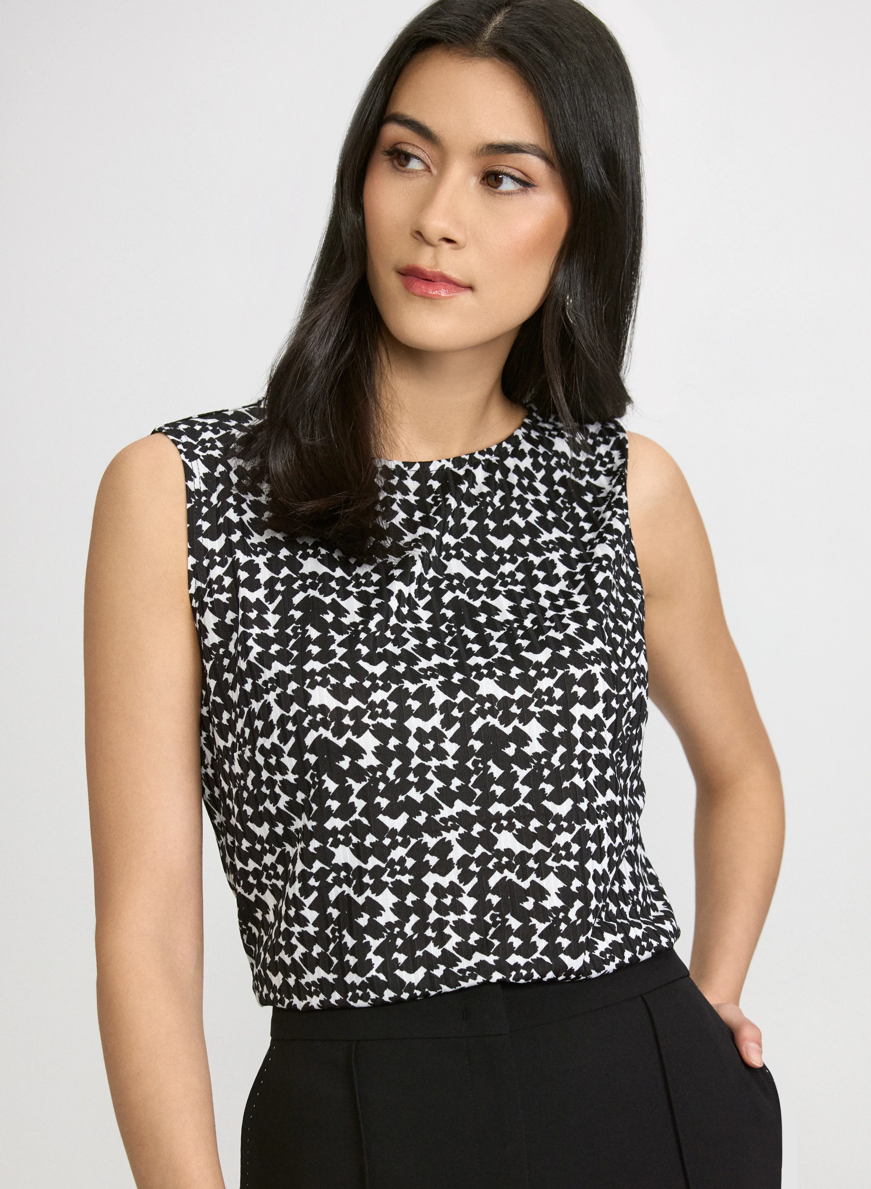 Sleeveless Geometric Print Top