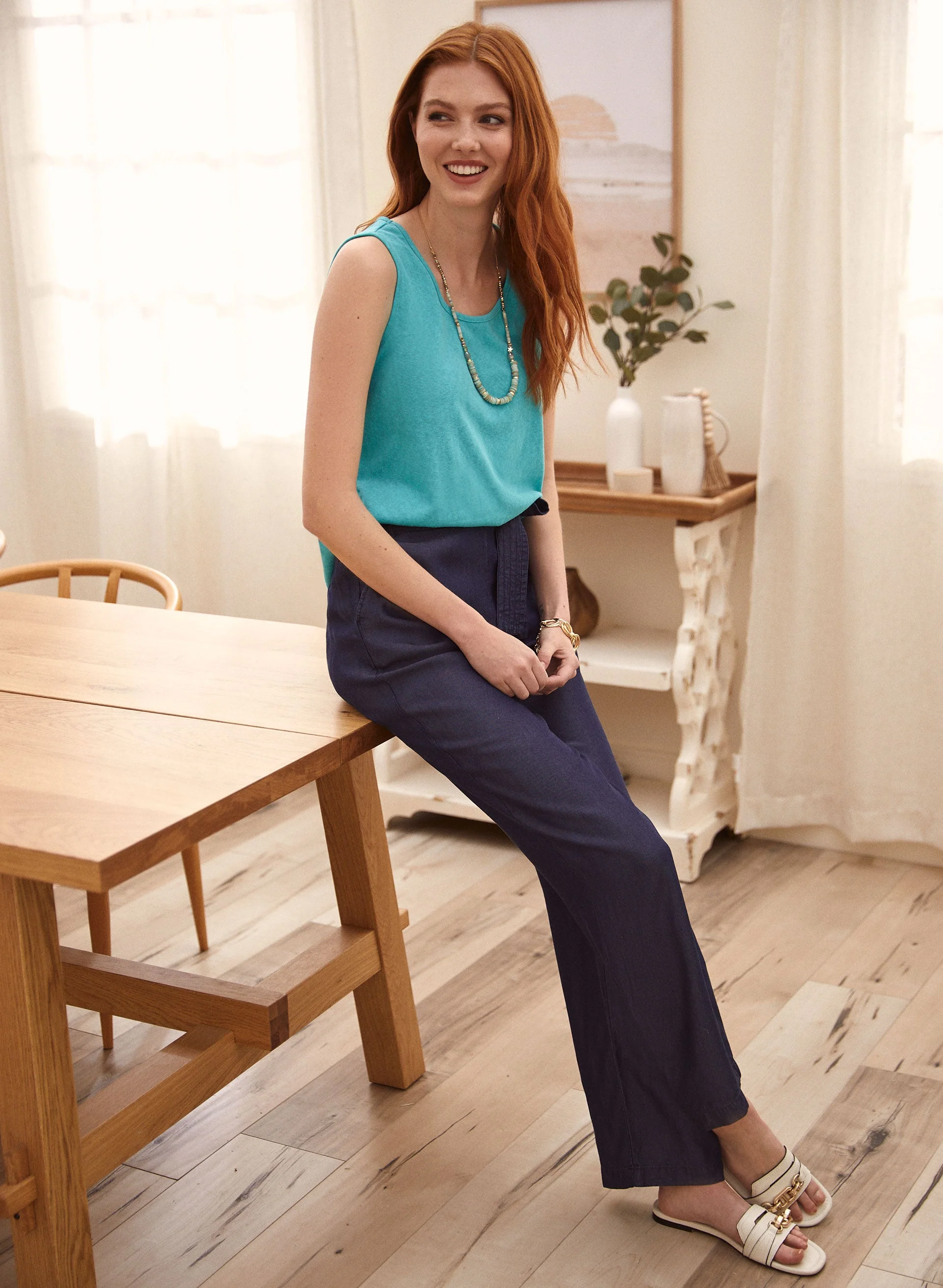 Sleeveless Scoop Neck Top - Image 3