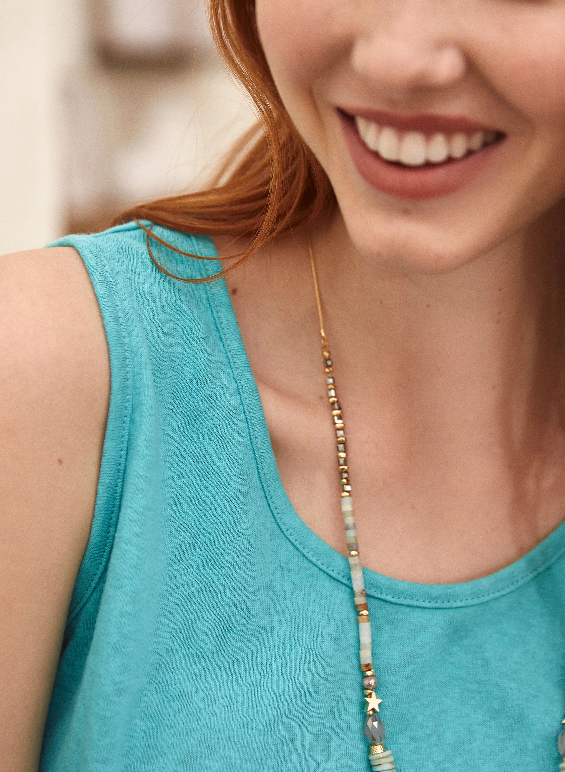 Sleeveless Scoop Neck Top - Image 4