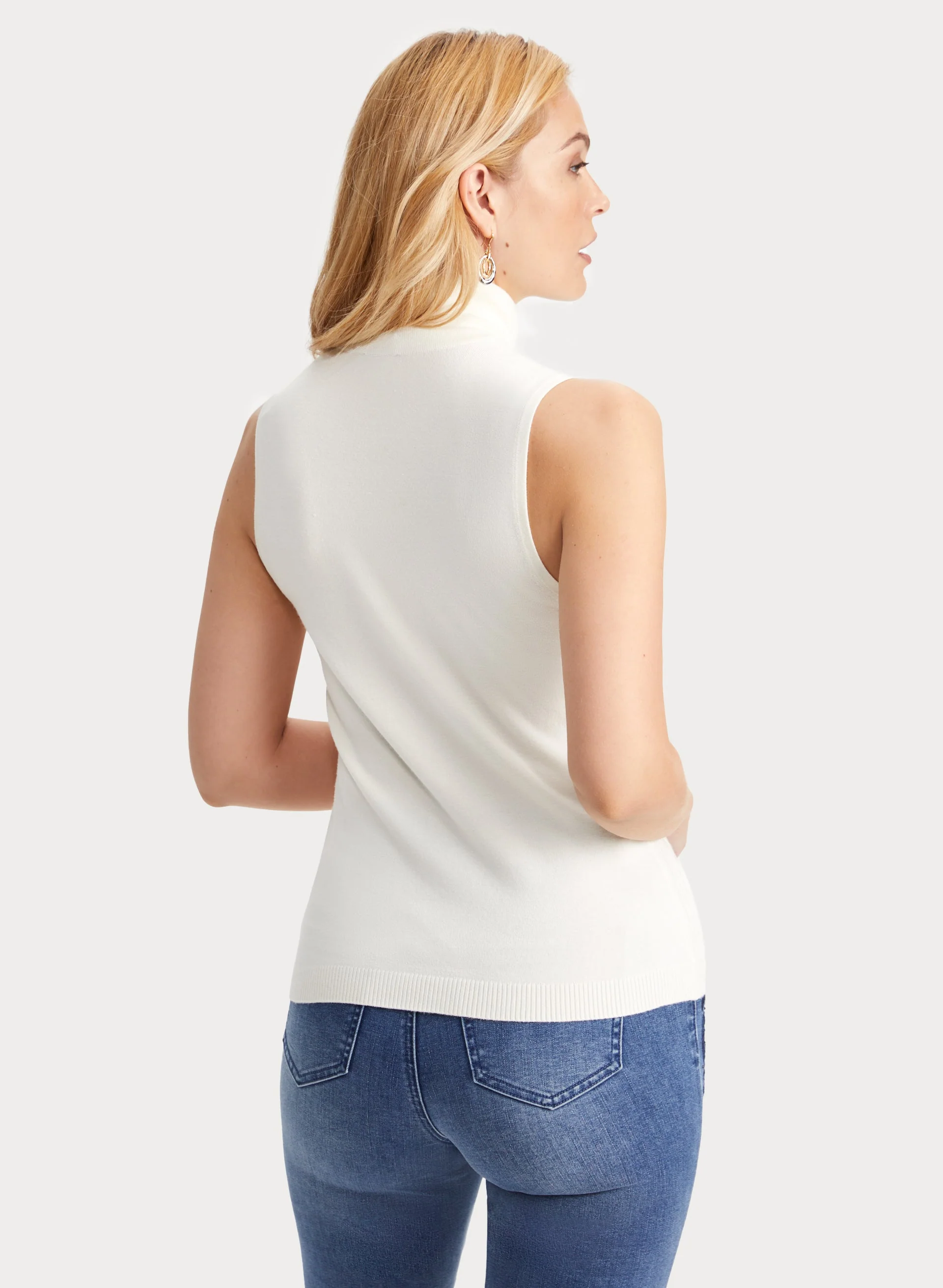 Sleeveless Turtleneck Sweater - Image 4