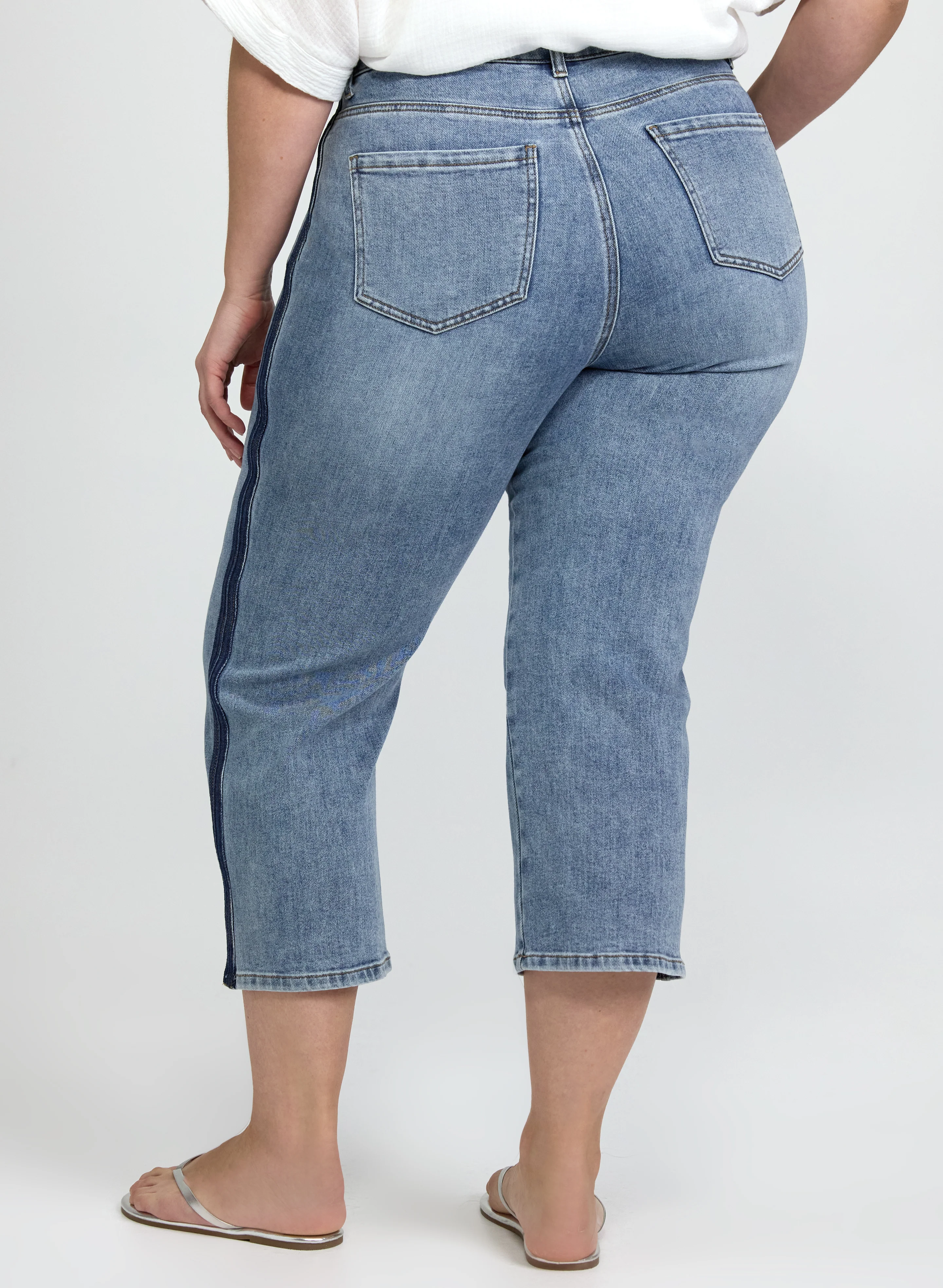 Contrast Denim Capris - Image 4