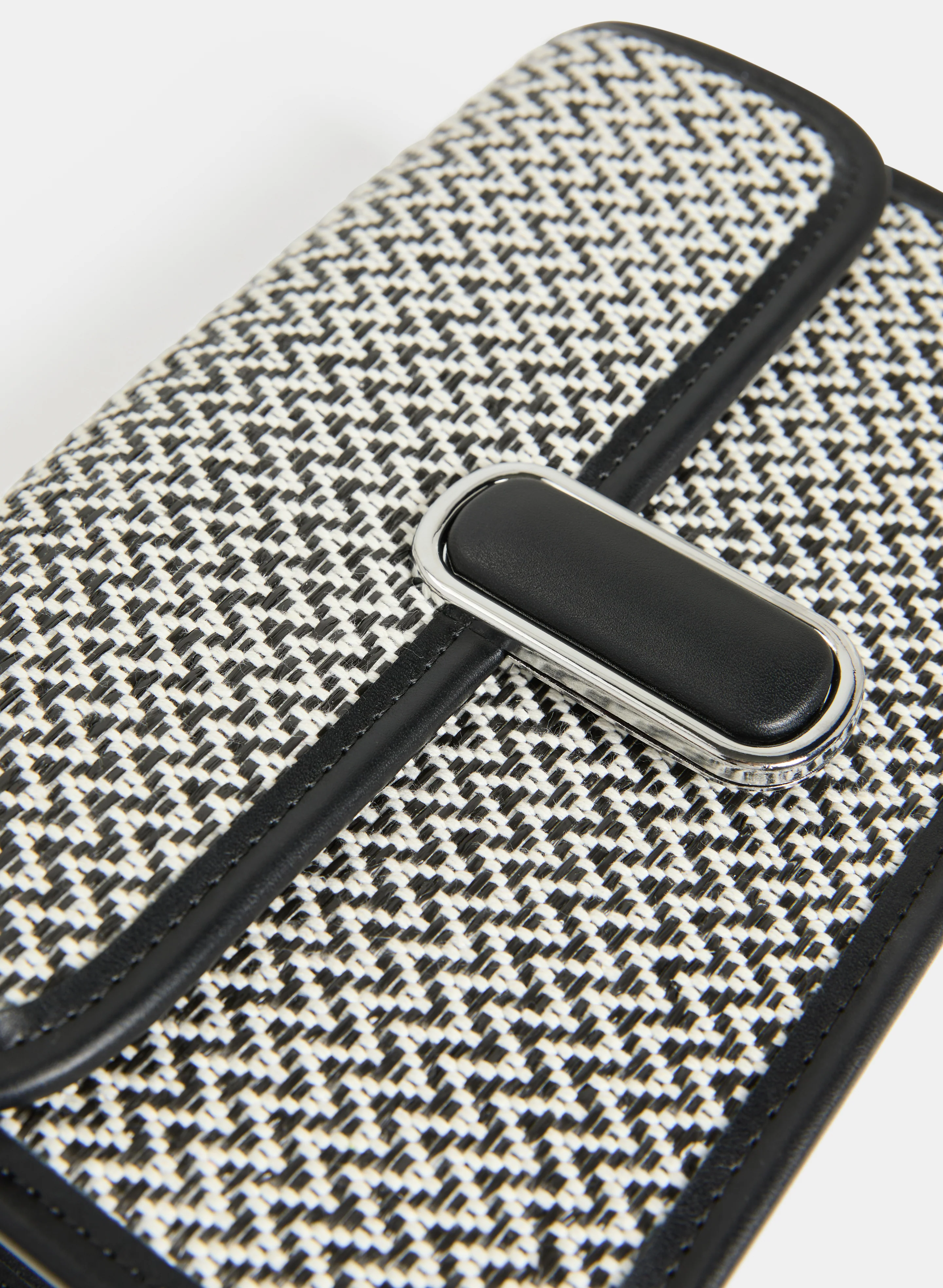 Two-Tone Woven Handbag - Image 2